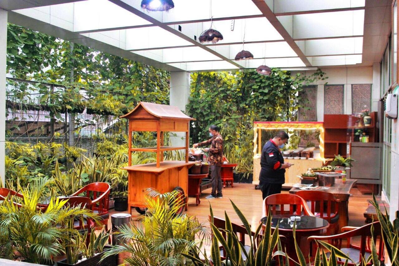 Horison Balairung Jakarta Exteriör bild